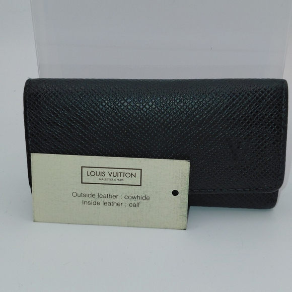 Louis Vuitton Accessories - Louis Vuitton 4 Key Holder Green Taiga Leather! Excellent Condition!